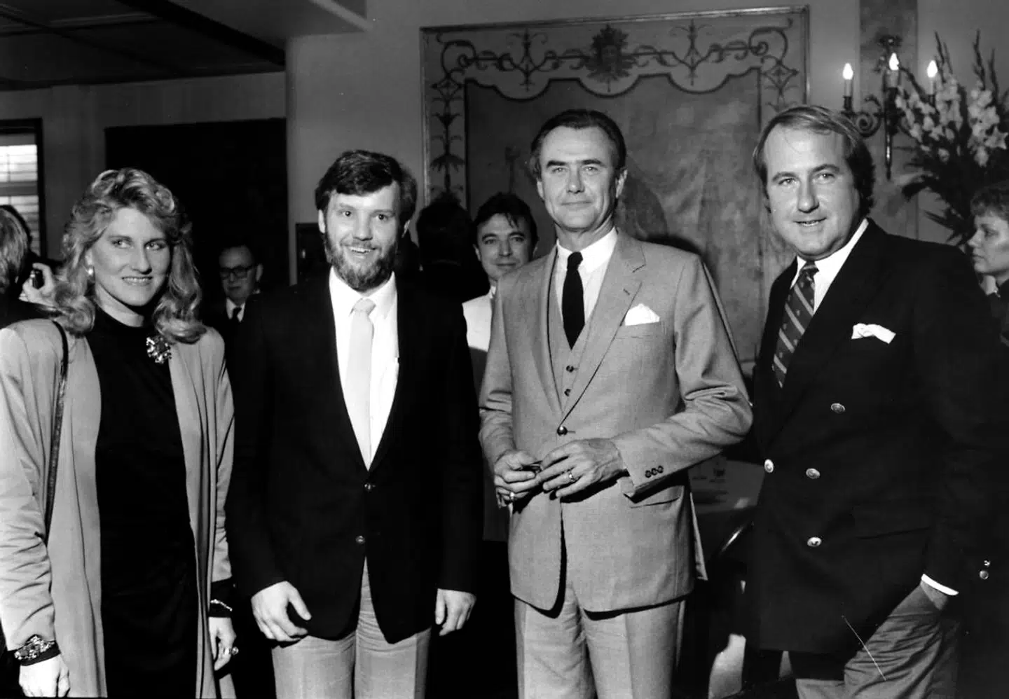 Prins Henrik ses her i sine yngre dage med Margit og Erik Brandt samt Hans Hækkerup.