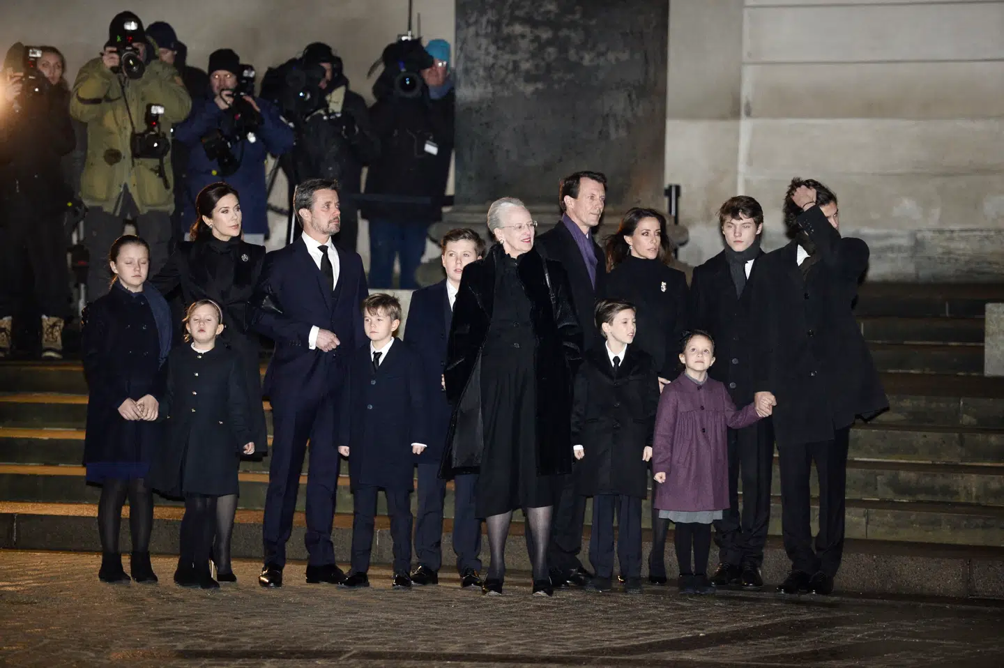 Christiansborg Slotskirke i København, fredag den 16. februar 2018. Båren med Prins Henrik overføres fra Amalienborg til Christiansborg Slotskirke, fredag aften. Prins Henrik sov stille ind på Fredensborg Slot, tirsdag den 13. februar.