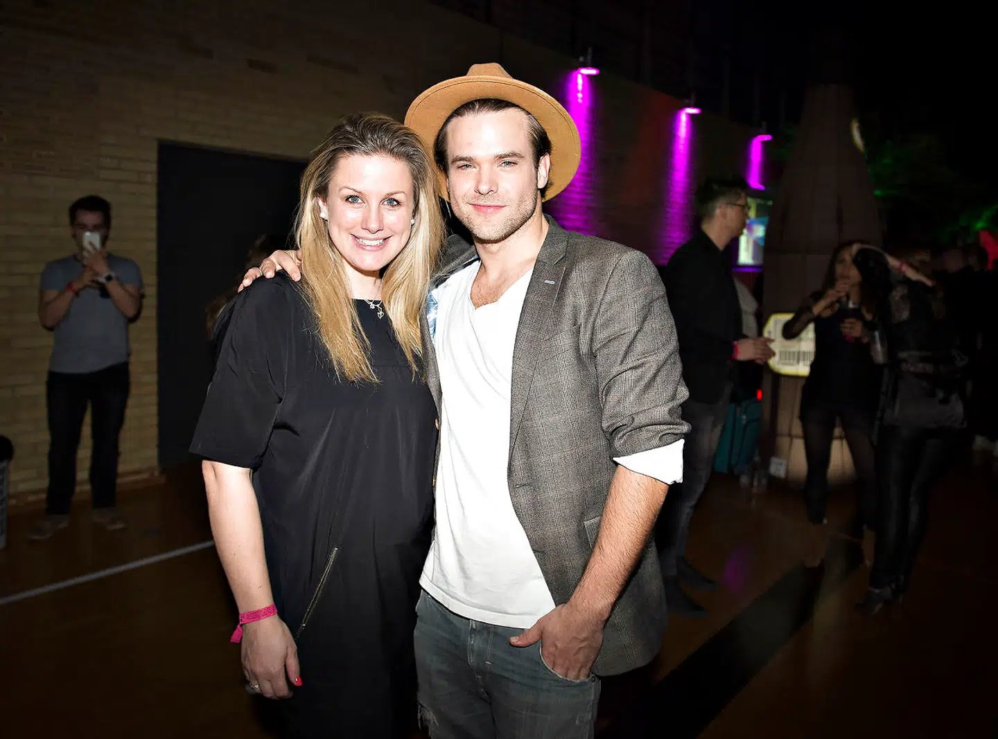 ARKIVFOTO af Silas Holst med veninden Louise Mahnkopf, der er mor til Maggie My og Bob Jones.