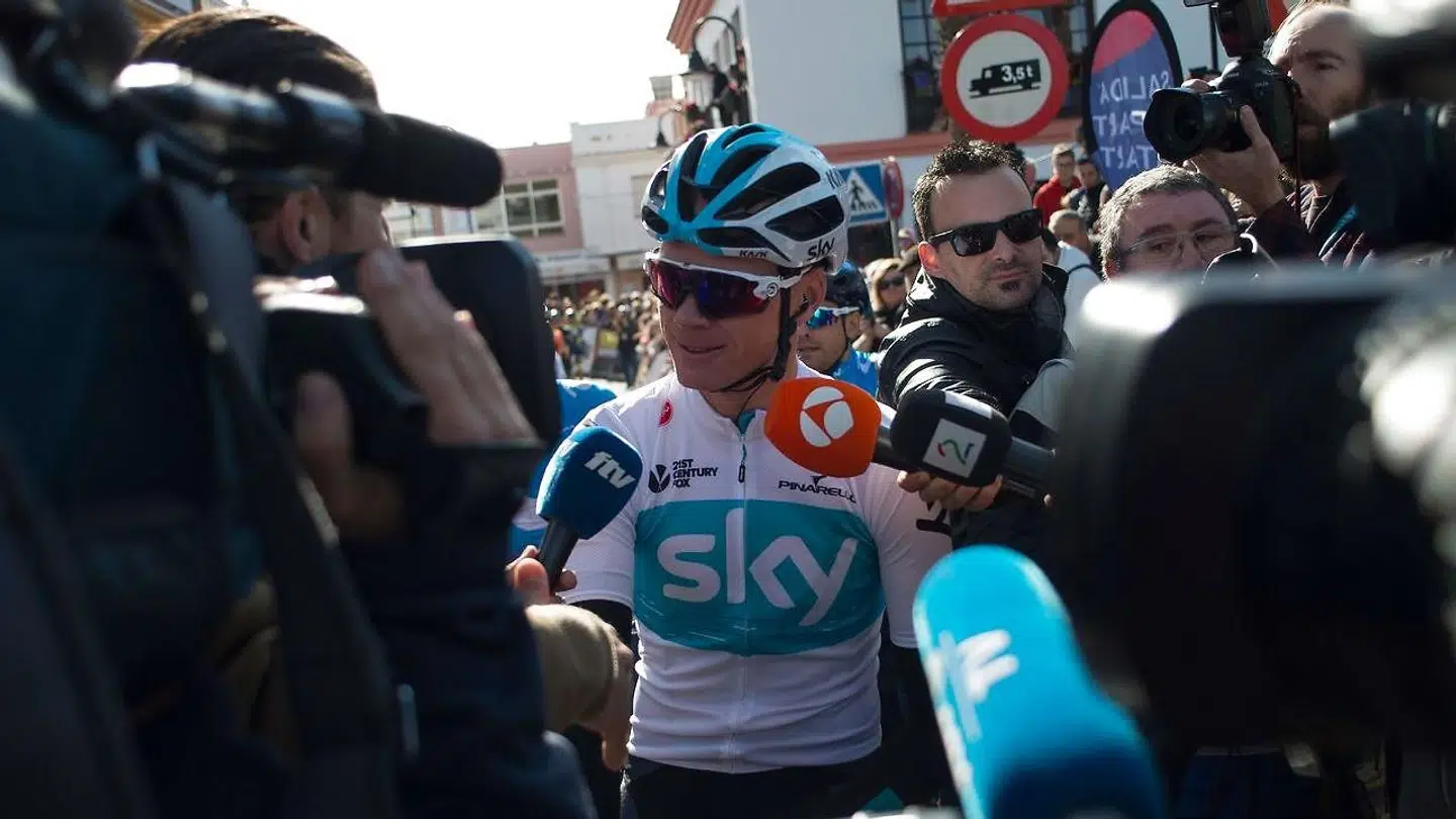 Chris Froome var omringet af journalister før starten på Ruta del Sol.