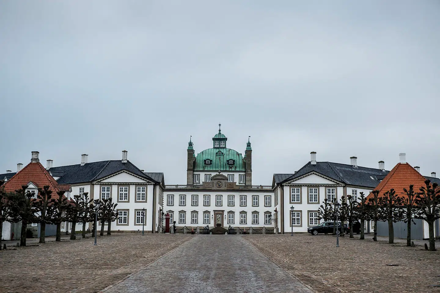 Fredensborg Slot, tirsdag den 13. februar 2018. Prins Henrik er tirsdag blevet overført fra Rigshospitalet til Fredensborg Slot, hvor Prinsen ønsker at opholde sig i sin sidste tid. Prinsens tilstand forbliver alvorlig.