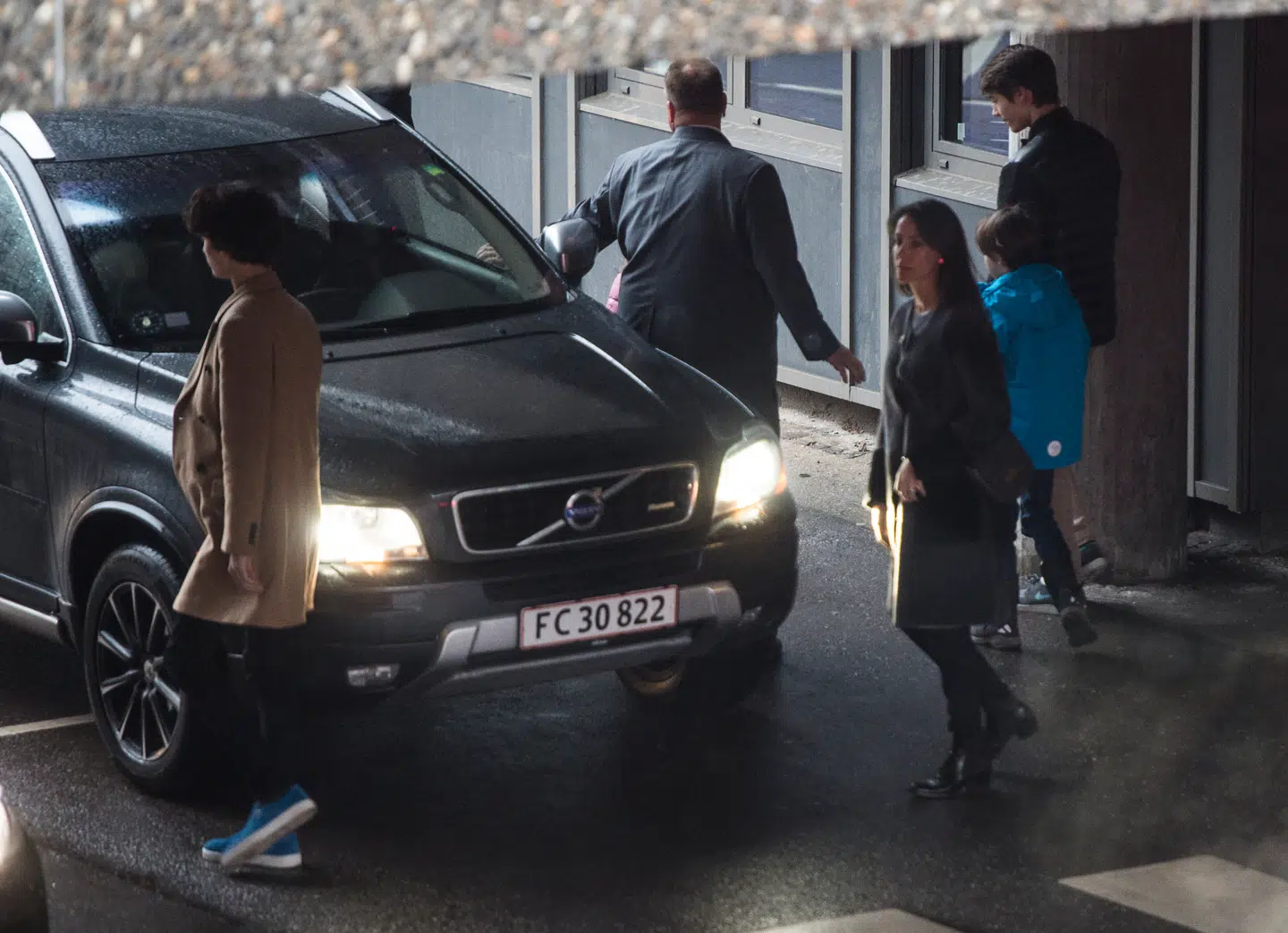 Prins Joachim, Marie og børnene, Prins Nikolai, Prins Felix, Prins Henrik, Prinsesse Athena ankommer til Rigshospitalet, søndag den 11. februar 2018.
