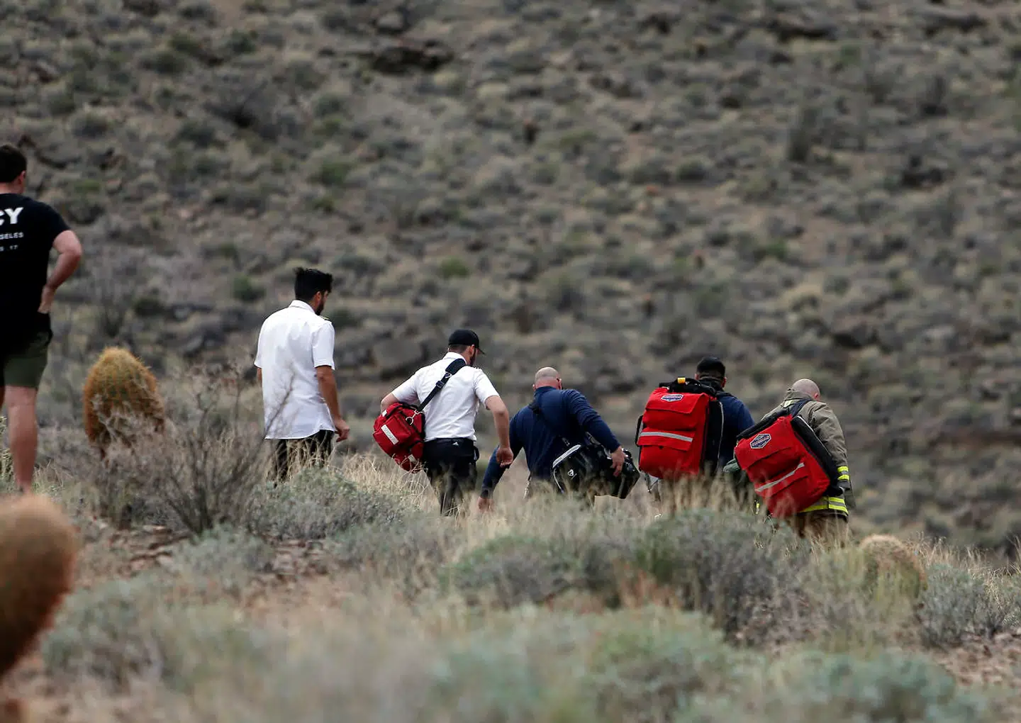 Her begiver redningsfolk sig ned til ulykkesstedet i Grand Canyon i Arizona.