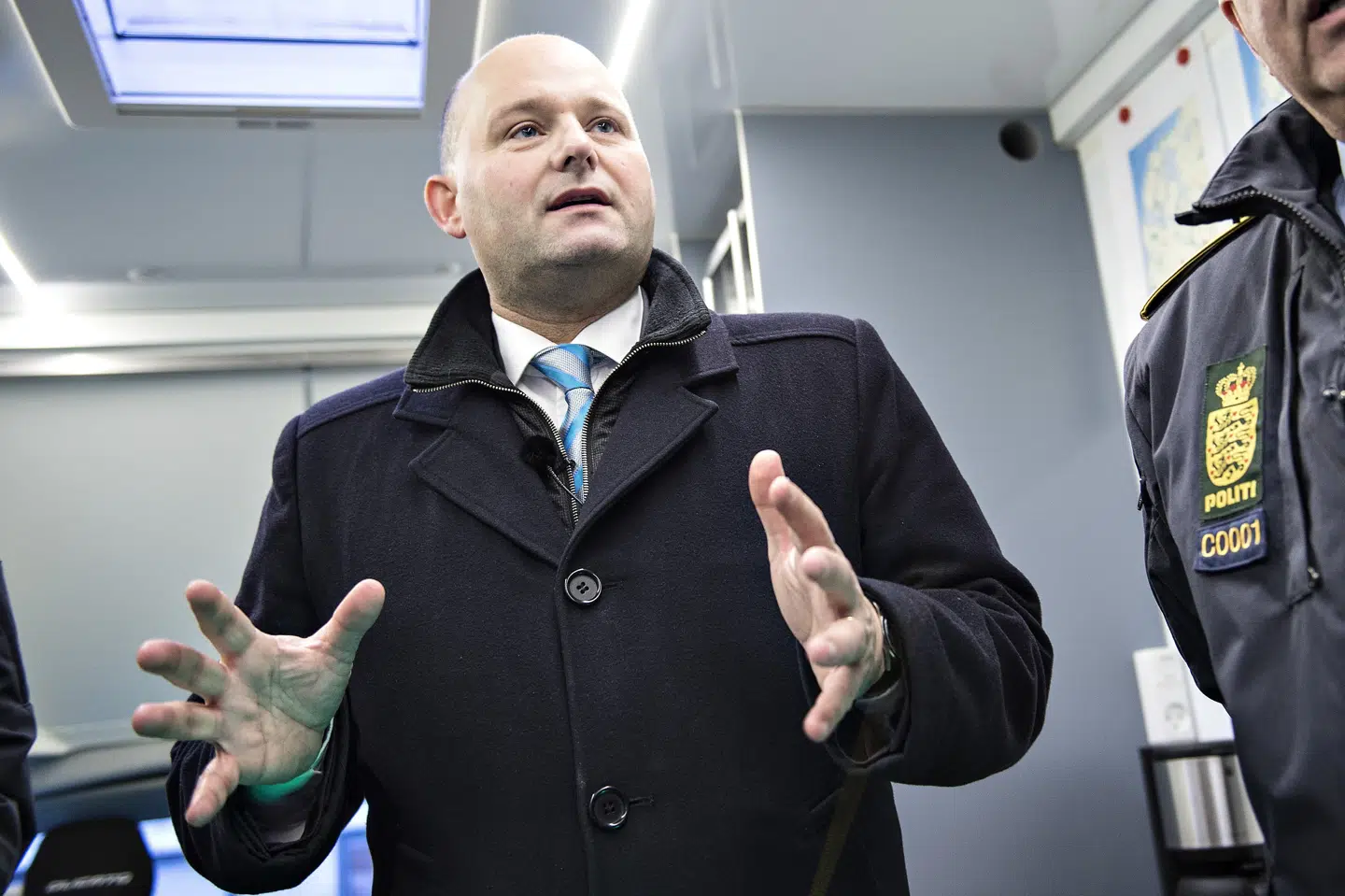 Justitsminister Søren Pape Poulsen (K) vil ændre sit lovforslag om databeskyttelsesloven, så borgerne fortsat skal underrettes, hvis myndighederne vil bruge deres oplysninger til eksempelvis at kontrollere socialt bedrageri. Scanpix/Henning Bagger