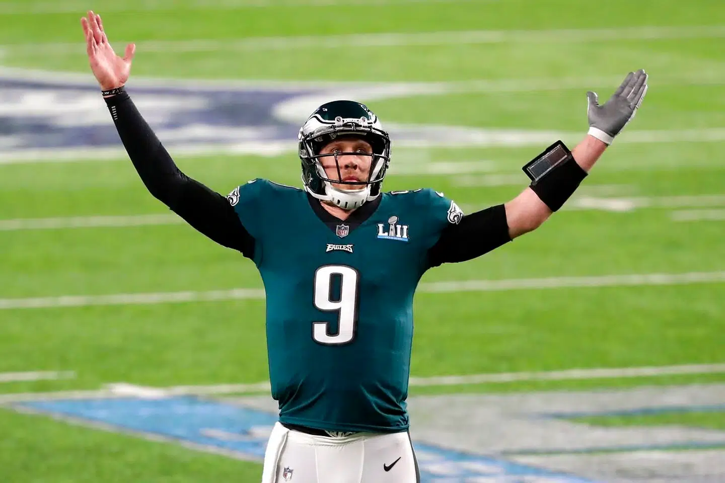 Nick Foles spillede sit livs kamp og afgjorde kampen med et 11-yard touchdown-kast til Zach Ertz, der gav Philadelphia Eagles føringen tilbage sidst i fjerde quarter. Foto: AFP