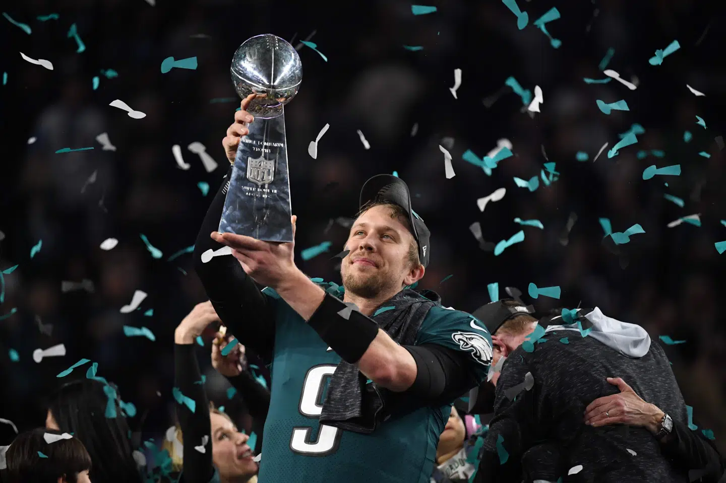 Quarterback Nick Foles fra Philadelphia Eagles fejrer sejren over New England Patriots i Super Bowl. Scanpix/Timothy A. Clary