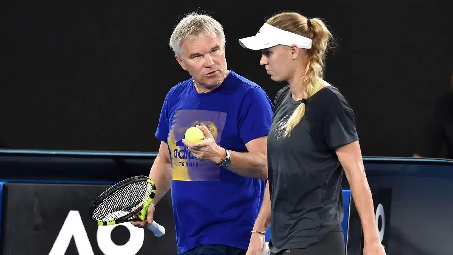Caroline Wozniacki takkede sin far som den første, da hun lørdag vandt sin første Grand Slam.