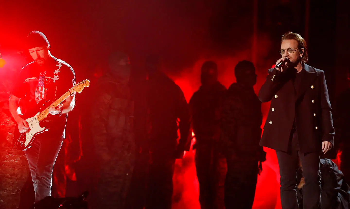 Her ses U2s The Edge (t.v.) og Bono (t.h)