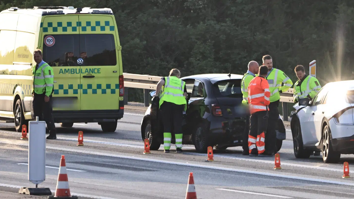 Seks biler var involveret i et sammenstød på Fynske Motorvej fredag aften.
