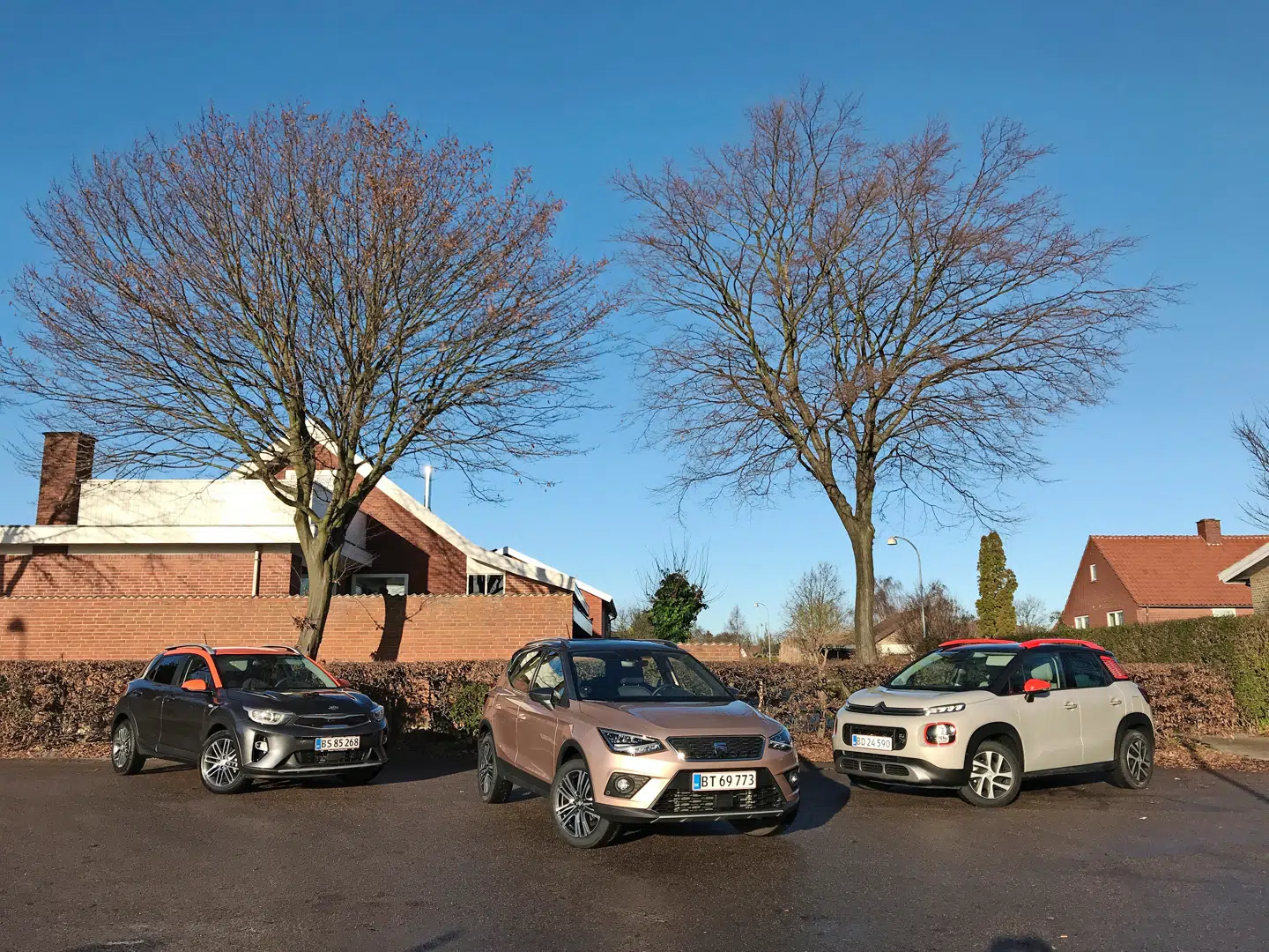 Mini-SUV’erne stormer frem. De er ikke meget større end de klassiske minibiler som Volkswagen Polo eller Kia Rio, men de leverer bedre overblik i trafikken, mere livstilssattitude og mere praktisk anvendelighed. Vi har samlet de tre bedste lige nu for at uddele en købsanbefaling i en klasse, der godt kan gå hen at blive 2018’s mest populære. Foto: Henrik Dreboldt