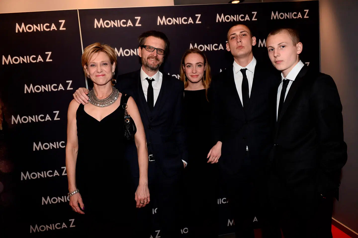 Instruktør Per Fly med sin kone, skuespiller Charlotte Fich, og sønnerne Aksel og Anton til gallapremiere på filmen om den svenske jazzsangerinde Monica Zetterlunds liv i 2014. Foto Mogens Flindt