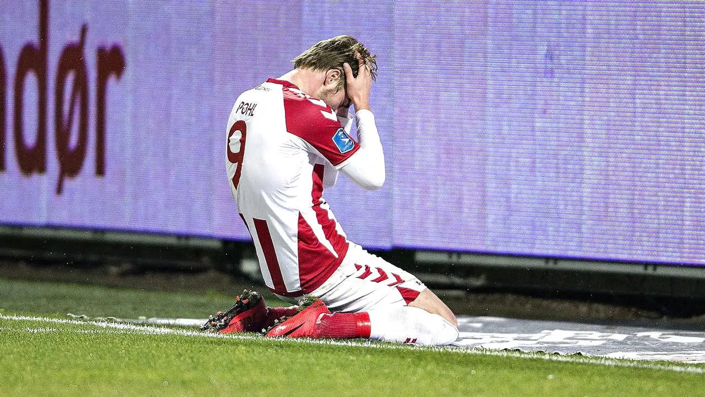 BTs klummeskribent Mads Timm er ikke begejstret for underholdningsniveauet i Superligaen. Han ærgrer sig omtrent lige så meget, som da AaBs Jannik Pohl (billedet) brændte en chance i efteråret.