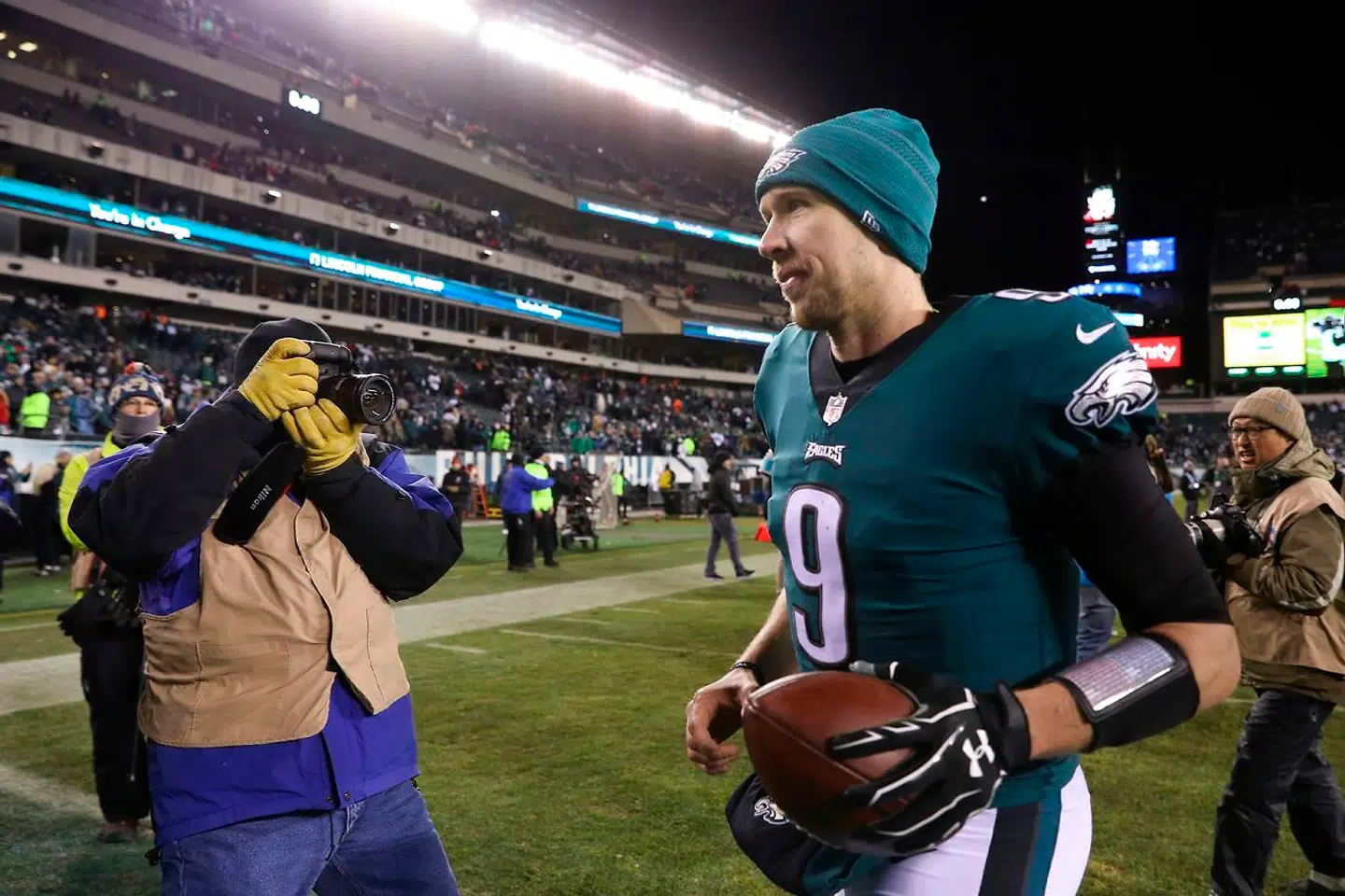 Nick Foles blev kastet i ilden, da Philadelphia Eagles' stjerne-quarterback Carson Wentz blev alvorligt skadet. Nu står han i NFC-finalen og får måske også lov til at opleve en Super Bowl, inden tilværelsen som reserve venter igen. Medmindre et andet hold kan se ham som starter. Foto: AFP