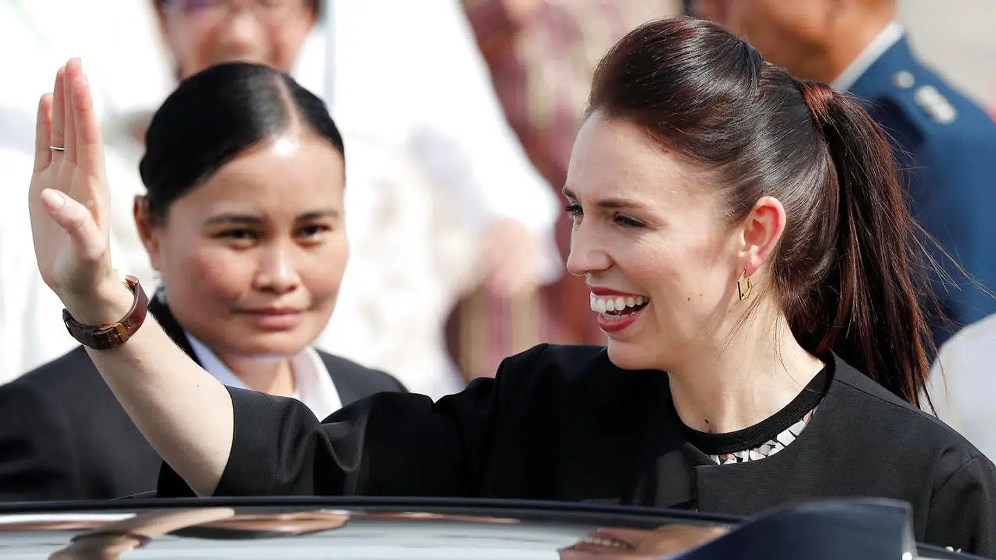 Jacinda Ardern (th.) er gravid.