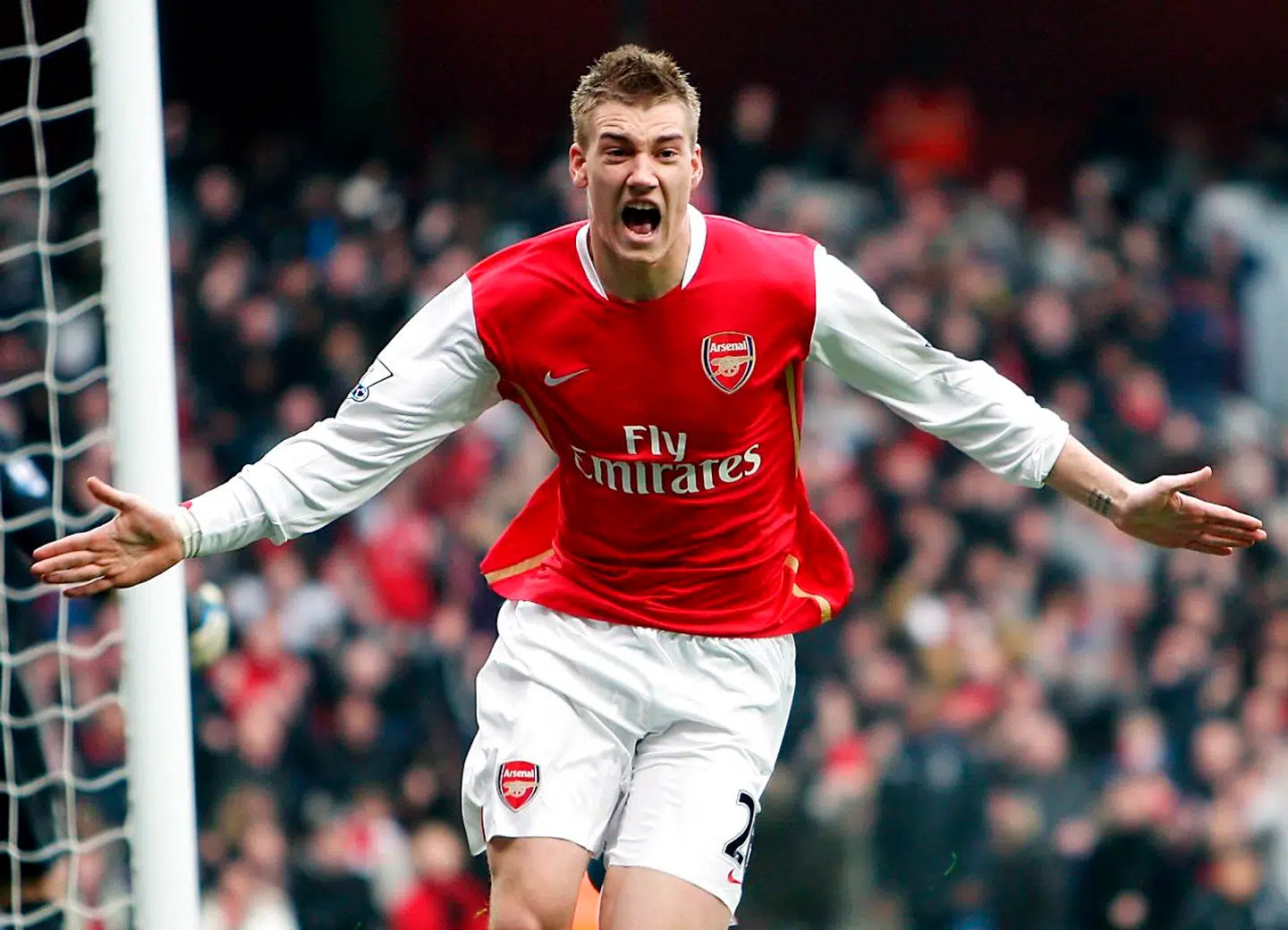 Sådan ser man ud, når man scorer på sin allerførste berøring. Det gjorde Nicklas Bendtner, da han kom ind i debyet mod Tottenham i 2007. 19 år gammel