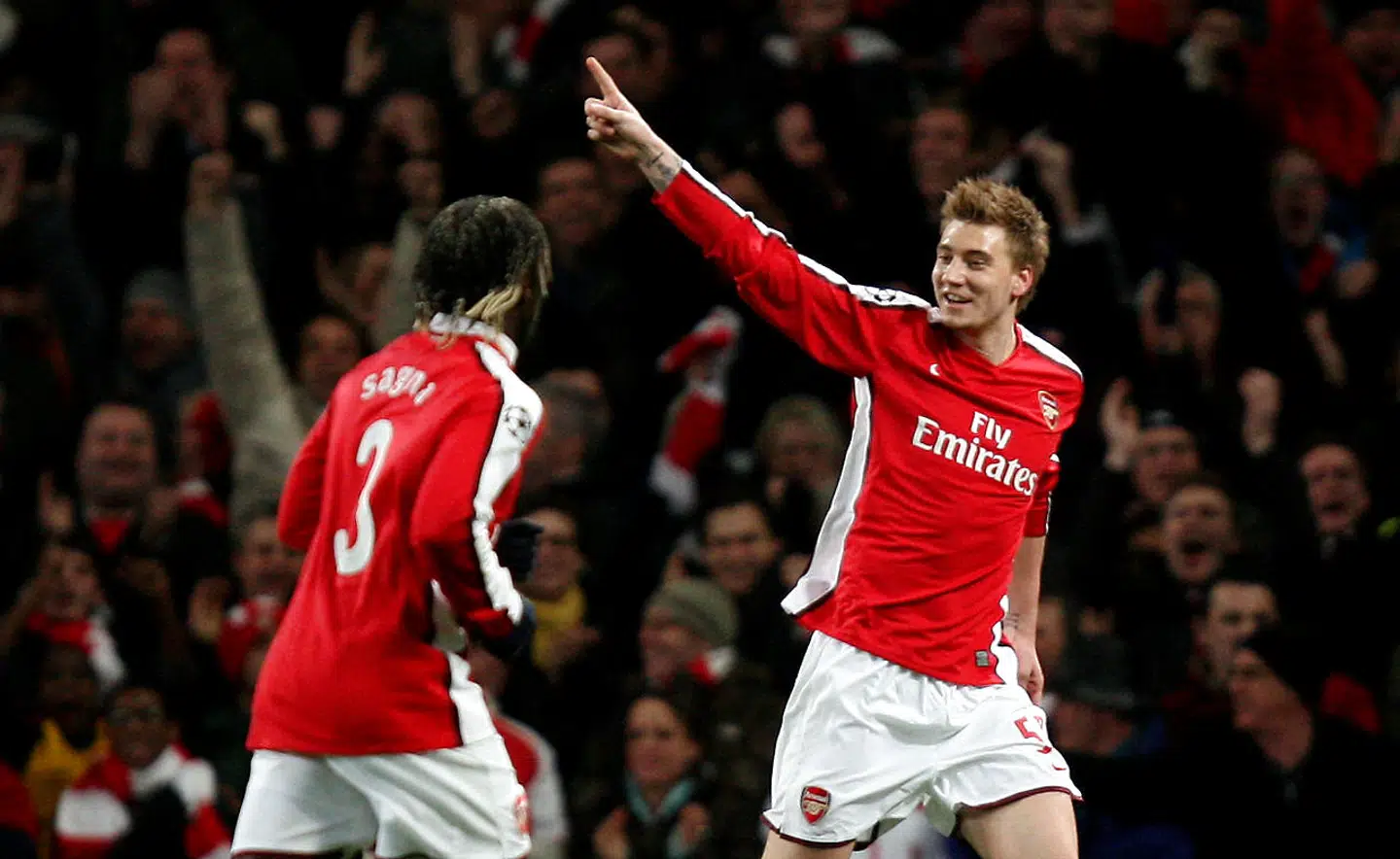 Nicklas Bendtner jubler i en Champions League-kamp for Arsenal mod Porto i 2010, hvor han scorede tre mål. Han var 22 år gammel