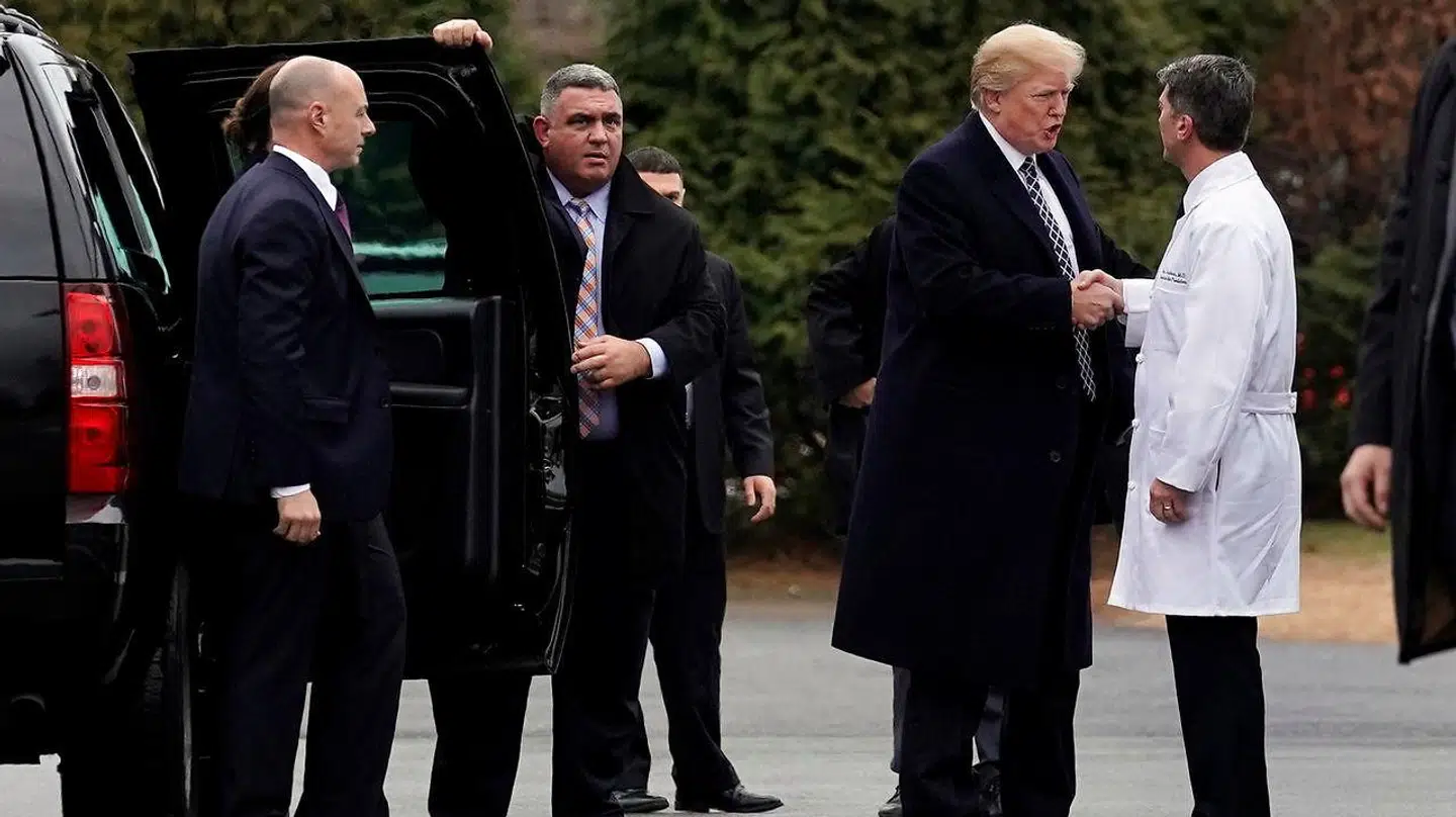 Donald Trump og Ronny Jackson efter præsidentens årlige helbredsundersøgelse.
