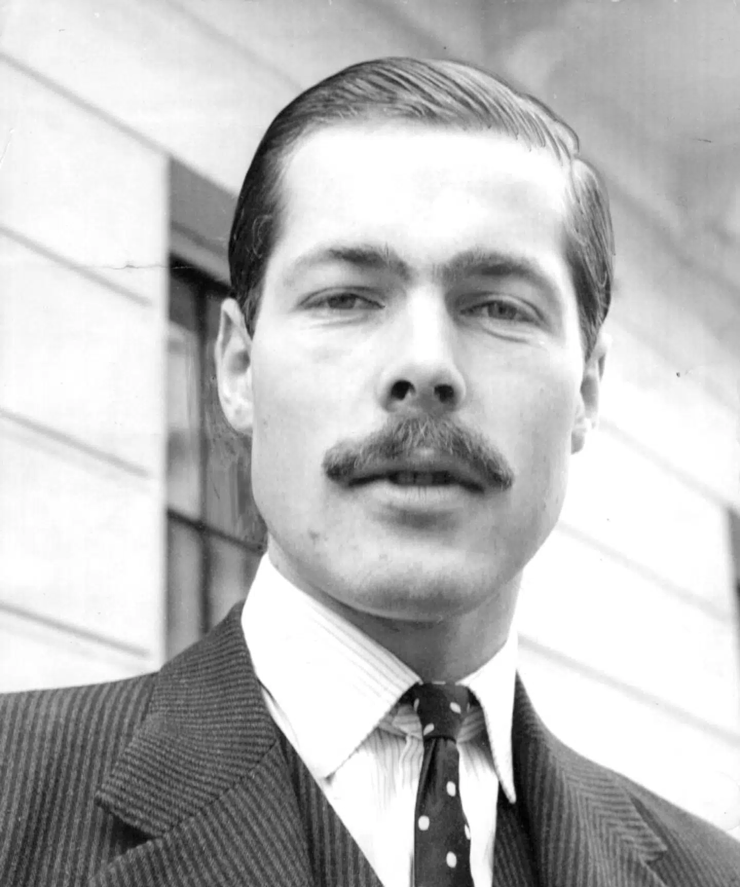 ARKIVFOTO af Lord Lucan, før han forsvandt og blev sigtet for at have dræbt familiens barnepige.