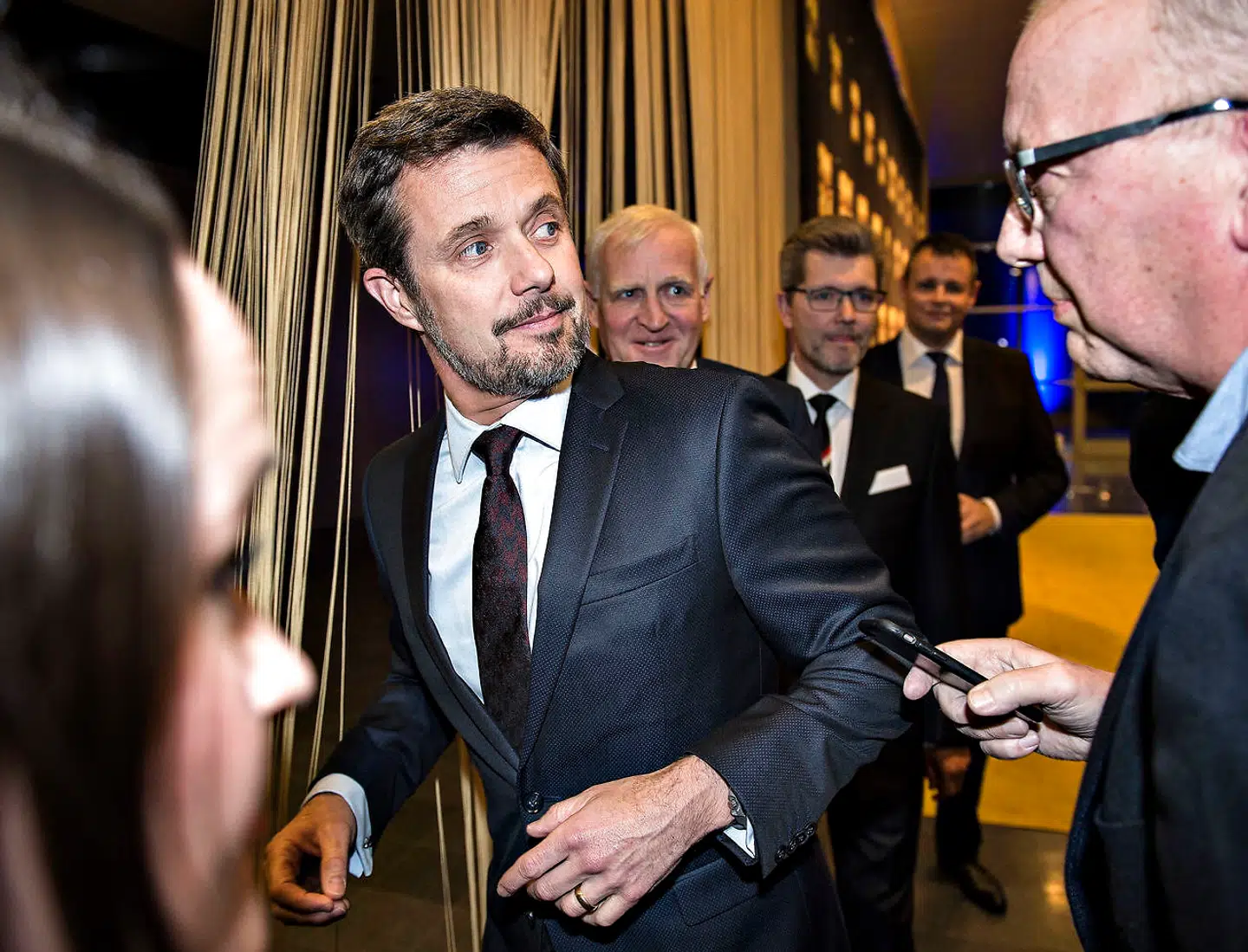 Kronprins Frederik ankommer her til den røde løber før Sport 2017 i Boxen i Herning.