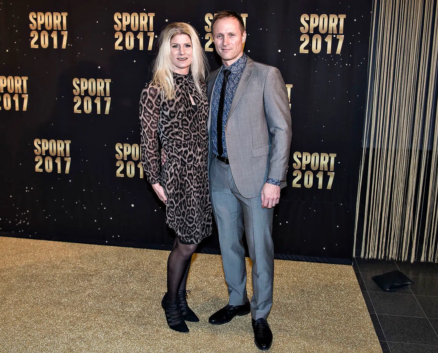 Rikke Hørlykke og Klavs Bruun Jørgensen ses her ved den røde løber før DRs Sport 2017 i Boxen i Herning.