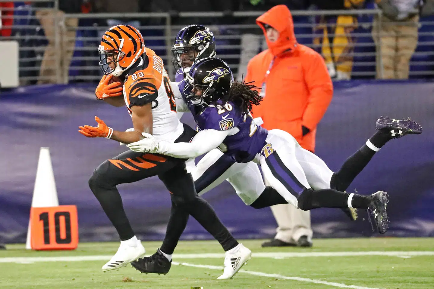 Cincinnati Bengal's wide receiver Tyler Boyd (83) scorer det afgørende touchdown i de sidste sekunder af kampen mod Baltimore Ravens, der gør, at Buffalo Bills avancerer til slutspillet for første gang i 18 år. Foto: USA Today Sports