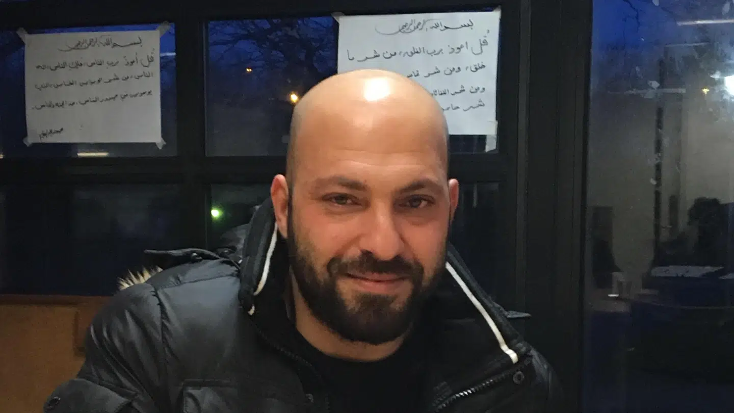 »Lars Løkke tager fejl, hvis han tror, der kommer flere etniske danskere til Vollsmose ved at rive nogle blokke ned. Han skulle prøve at flytte ind her i en måneds tid, før han udtaler sig om, hvad der er rigtigt at gøre,« siger 38-årlige Mohamad Ahmad Ayyach.