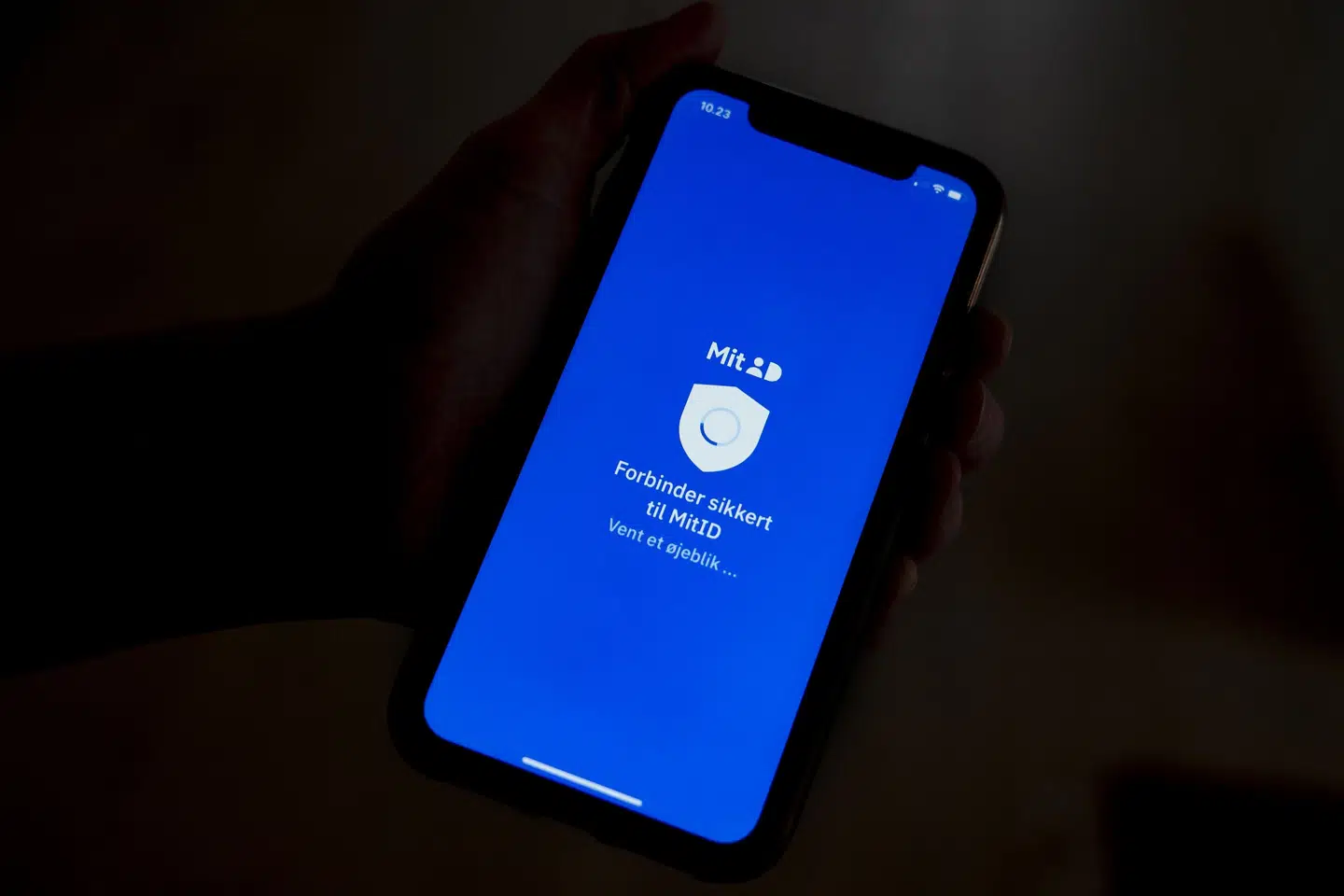 MitID logo på iPhone og computer Ifølge Adam Lebech, vicedirektør i Digitaliseringsstyrelsen, har 98 procent af danskerne i dag MitID. (Arkivfoto).