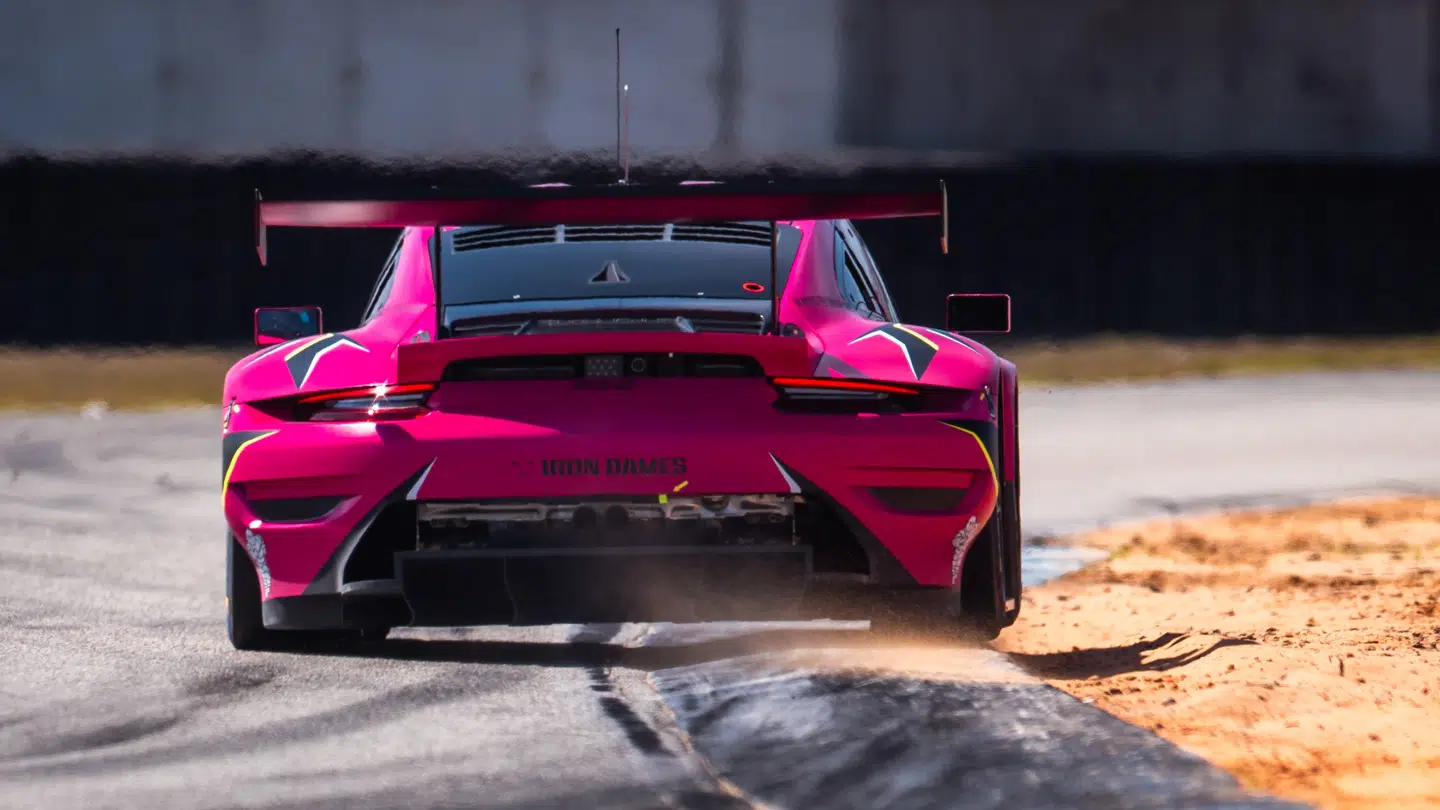 Hvis alt går, som Michelle Gatting håber, kommer konkurrenterne til at kigge langt efter bagenden af danskerens lyserøde Porsche.