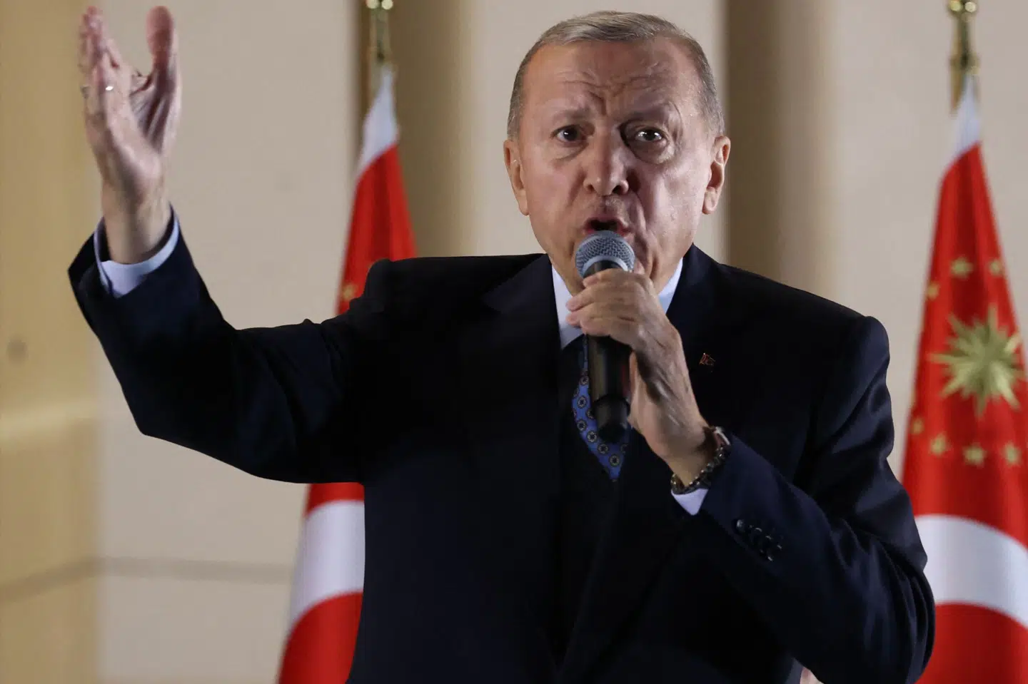 Oppositionen troede, de havde krammet på ham. Men millioner af konservative tyrkere sikrede præsident Erdogan fem år mere på posten på trods af landets krise ved valget i slutningen af maj. (Arkivfoto). Adem Altan/Ritzau Scanpix