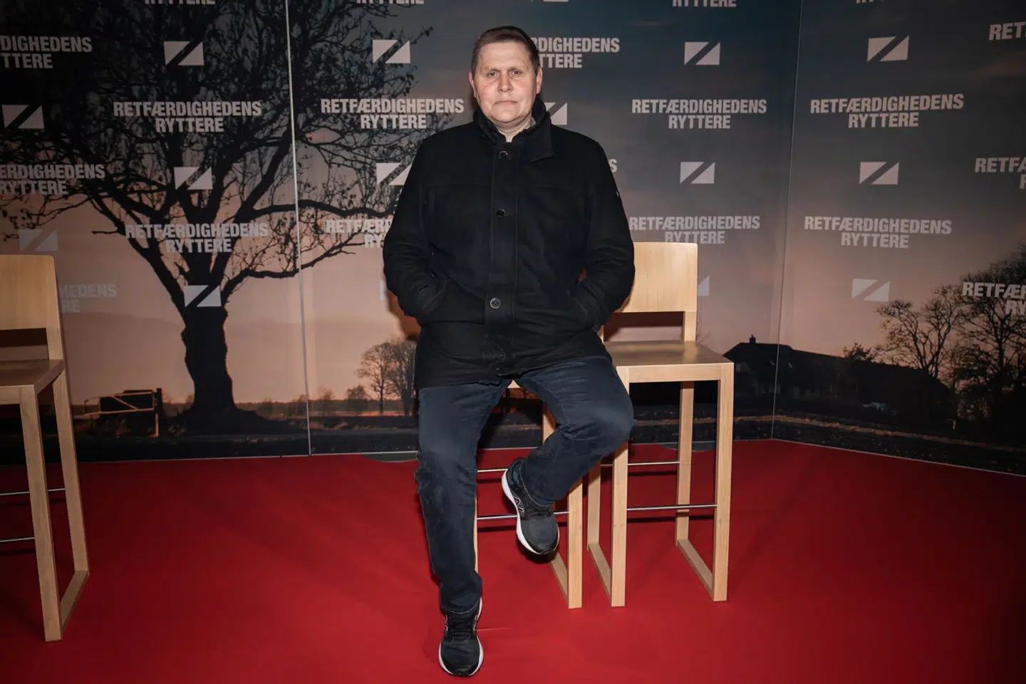 Henrik Noël Olesen var kendt for særligt sine både humoristiske og brutale skurkeportrætter - ikke mindst i Anders Thomas Jensen-komedien 'Retfærdighedens ryttere', som han her var til premiere på i Imperial i København, onsdag 18. november 2020.