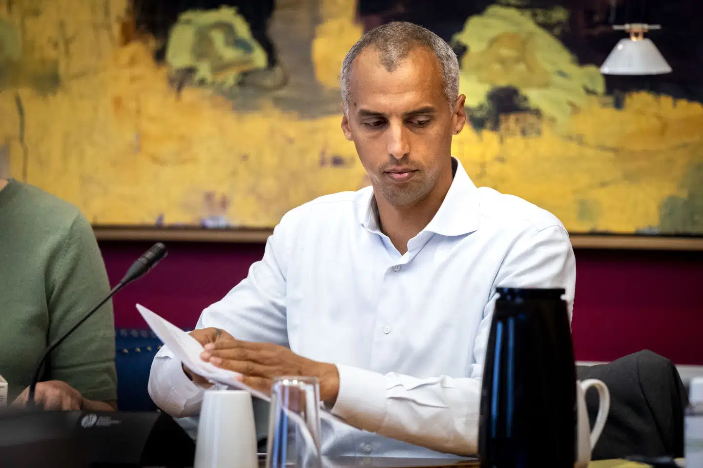 Børne- og undervisningsminister Mattias Tesfaye (S) vil udarbejde et forslag til en lovændring, der skal forhindre, at 0-6-årige bliver eksponeret for skærme i løbet af dagen i et offentligt dagtilbud. (Arkivfoto). Ida Marie Odgaard/Ritzau Scanpix