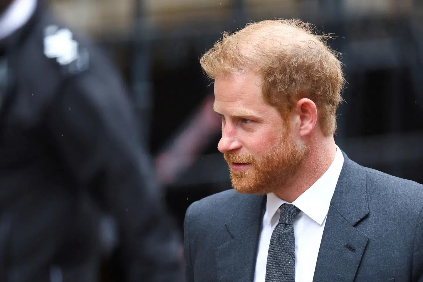 Prins Harry har lagt sag an mod Mirror Group Newspapers (MGN), som udgiver aviserne Daily Mirror, Sunday Mirror og Sunday People. Han sagsøger MGN for ulovlig aflytning af telefonsvarerbeskeder og andre ulovlige forhold. (Arkivfoto). Hannah Mckay/Reuters