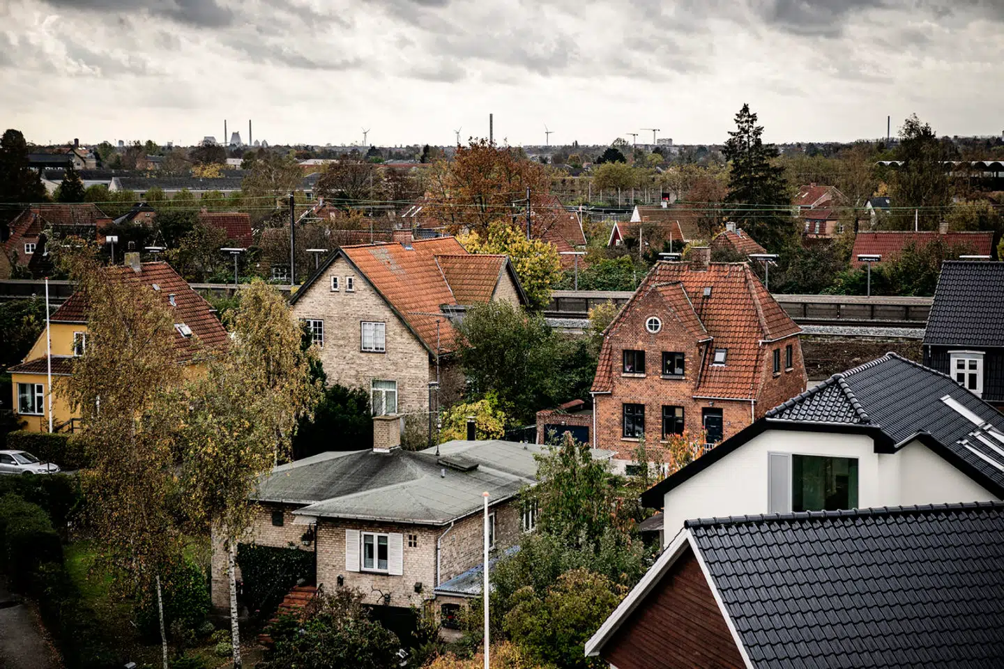 Huse i villakvarter i Brønshøj. Boliger. Udsigt. Ejendomme. Villaer. Bolig. Murstenshus. Oversigtsfoto. Bygning. Bygninger. Hus. Parcelhus. Parcelhuskvarter. Matrikel. Matrikler. Villaområde. Parcelhusområde. Boligkvarter.