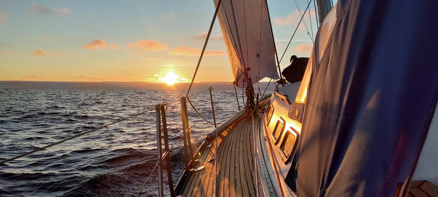 Lone og Jesper Thomsen deler ud af deres eventyr på YouTube-kanalen Sailing SALT.