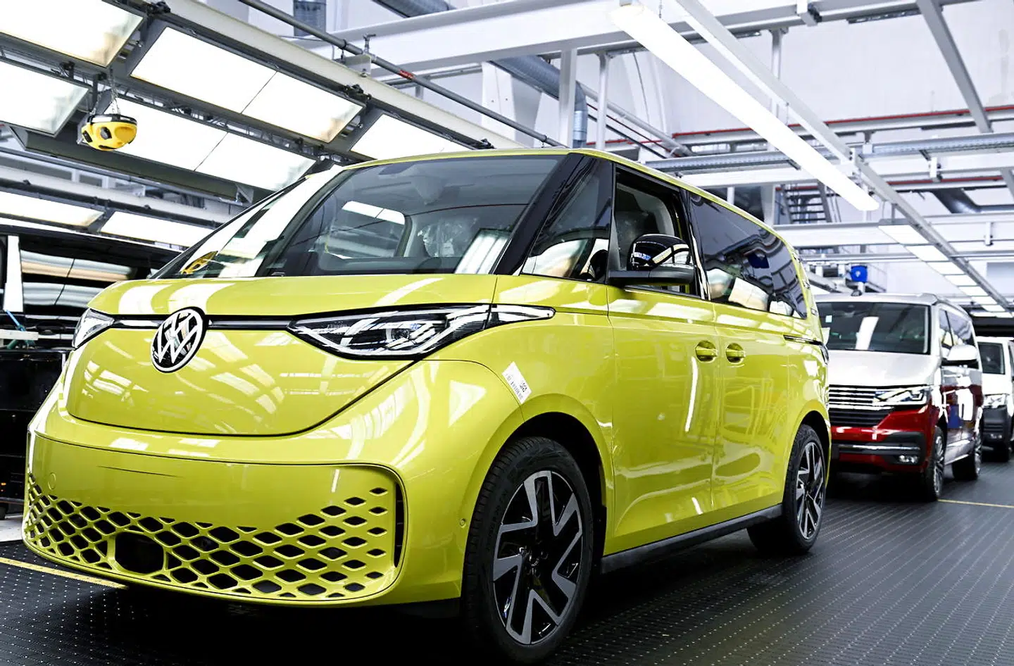 FILE PHOTO: The fully electric VW ID Buzz, is pictured on a production line at a Volkswagen Commercial Vehicle plant in Hanover, Germany, June 16, 2022. REUTERS/Fabian Bimmer/File Photo