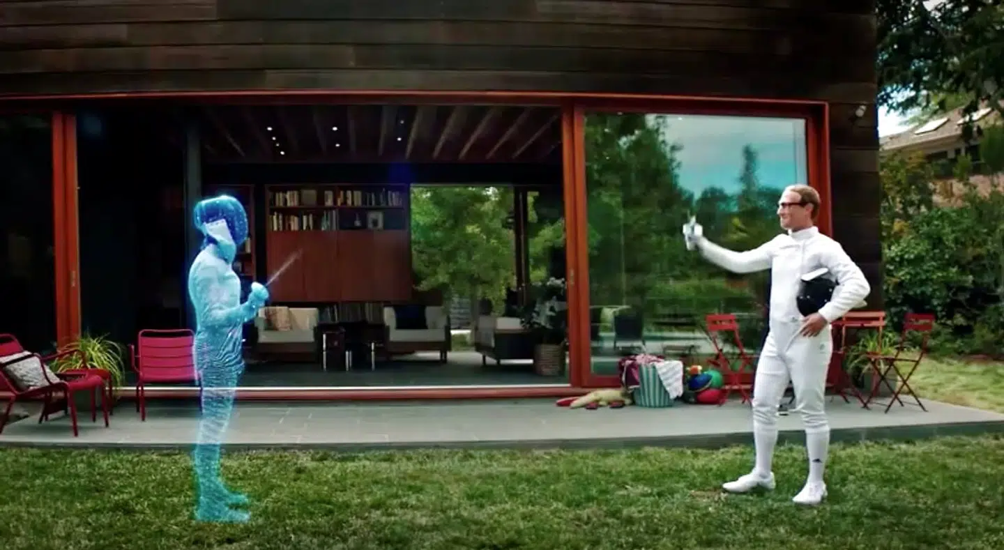 "Metaverse" er Facebooks betegnelse for en omfattende og forbundet verden med virtual reality, som man kan tilgå via en lang række platforme og enheder, eksempelvis også briller og høretelefoner.Facebooks stifter, Mark Zuckerberg, forklarede, at ændringen skal ses som et ønske om at afkoble »selskabets virksomhedsidentitet fra det enorme sociale netværk og dreje virksomheden yderligere over mod fokus på en platform bygget op af virtual reality.«