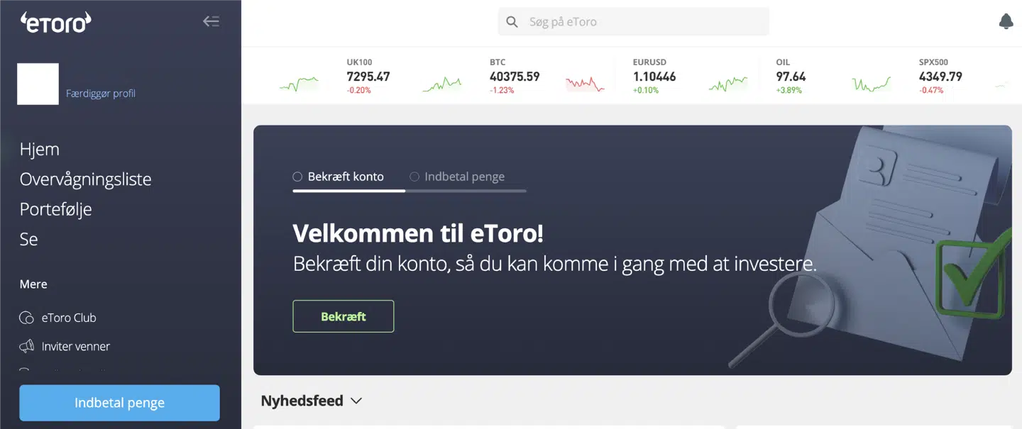 I nederste venstre hjørne klikker du på ”Indbetal penge,” hvorefter du kan indsætte penge på din konto. Du kan overføre penge med et betalingskort eller via en bankoverførsel. Fordelen ved et betalingskort er, at du i øjeblikket kan overføre helt ned til 50$ for at få en aktiv konto hos eToro.