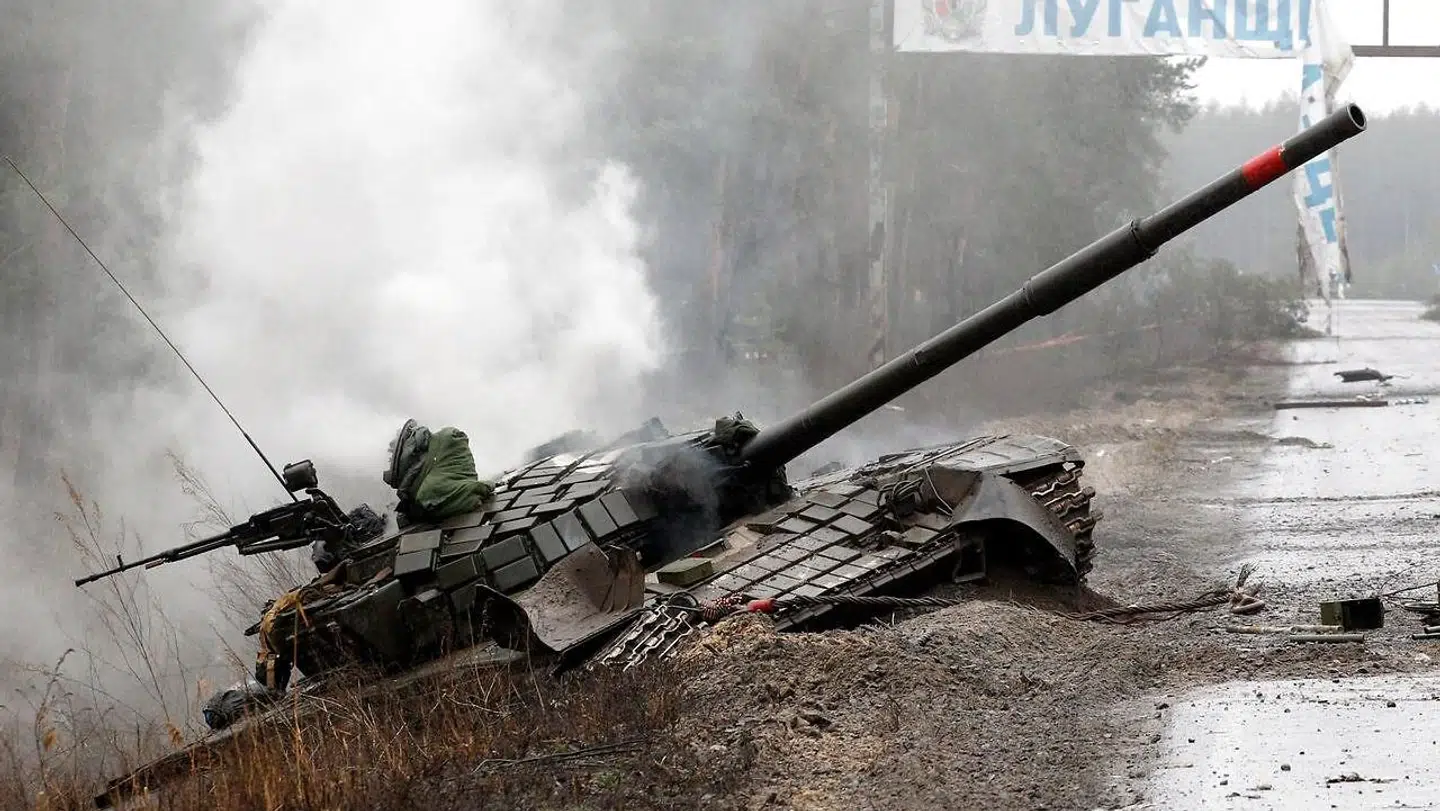 Stormagten Rusland har angrebet Ukraine, men befolkningen kæmper imod. Her er det lykkes ukrainere at ødelægge en russisk tank