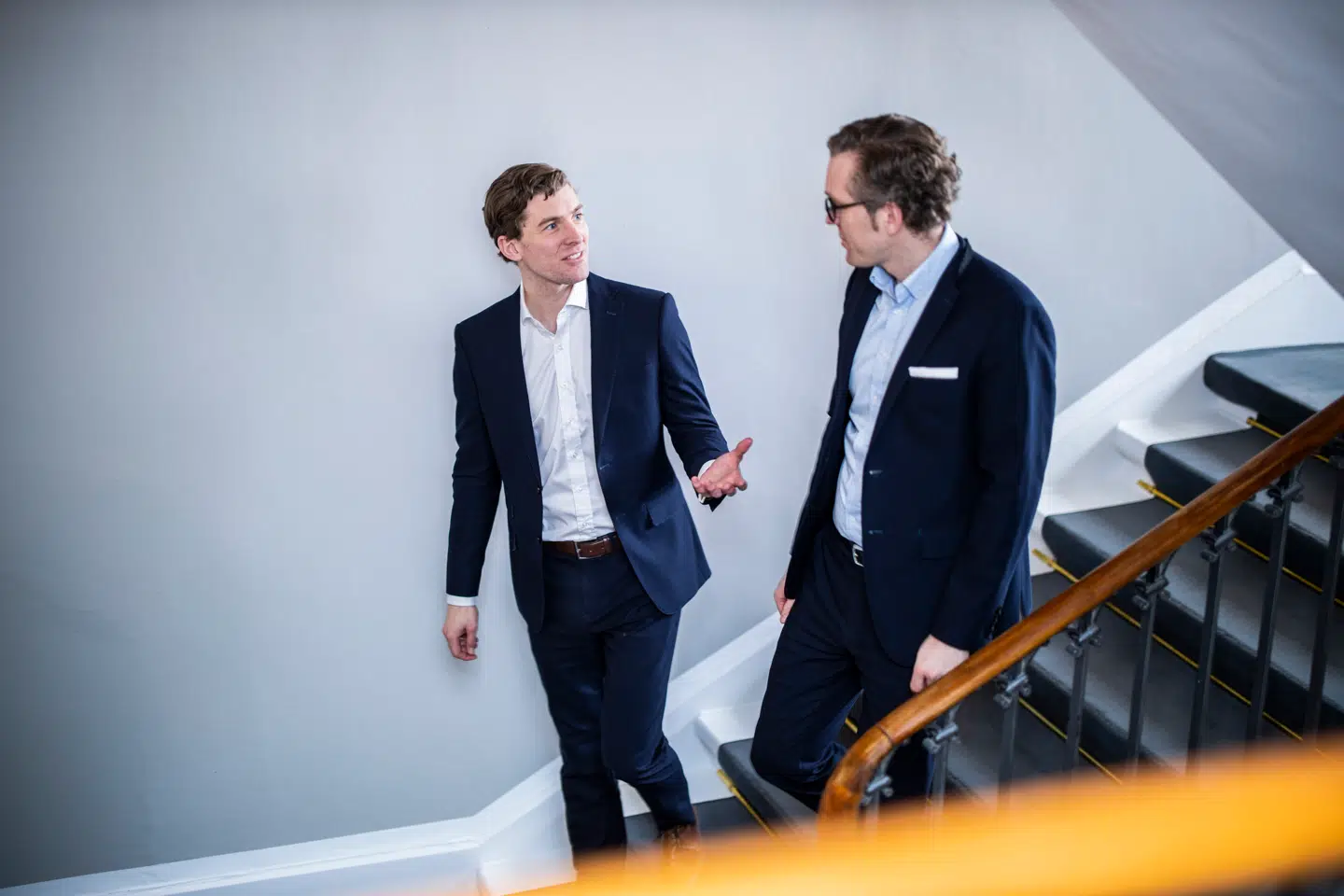 Det er de to brødre Christian Mørup-Larsen (t.v.) og Vincent Dilling-Larsen (t.h), der i dag er 31 og 33 år, der står bag Othania. Fonden havde i 2016 en startkapital på 2,2 mio. kr. skudt ind af venner og familie, i dag forvalter Othania samlet set 600 mio. kr. for over 900 kunder. Målet er at nå en milliard kroner ved udgangen af 2022.