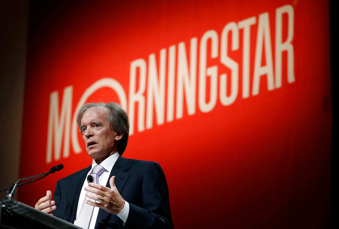 Bill Gross, co-founder and co-chief investment officer of Pacific Investment Management Company (PIMCO), speaks at the Morningstar Investment Conference in Chicago, Illinois, June 19, 2014. Gross, who runs the world's largest bond fund, took the stage at the investment conference wearing sunglasses and seeming self-conscious about his image, lacing his speech with references to American World War Two Gen. George Patton, hypnosis and troubled pop star Justin Bieber. REUTERS/Jim Young (UNITED STATES - Tags: BUSINESS)