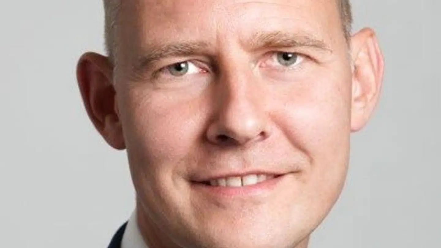 Her ses Frank Øland