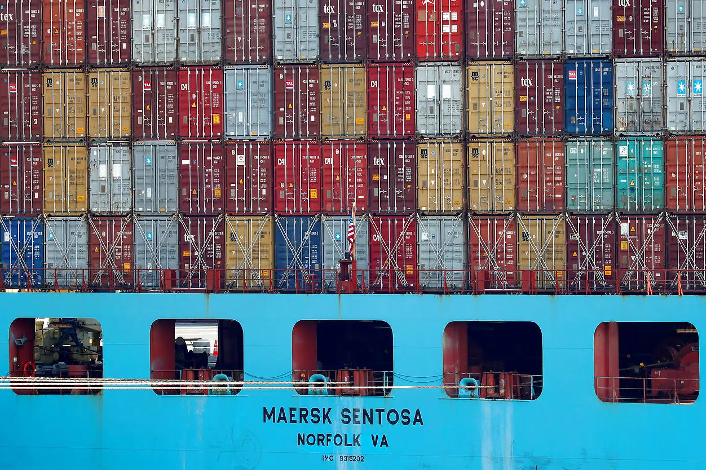 Arkivfoto. Tallene dækker over alt fra eksport af medicin og vindmøller til flyrejser og transport af varer med skibe.