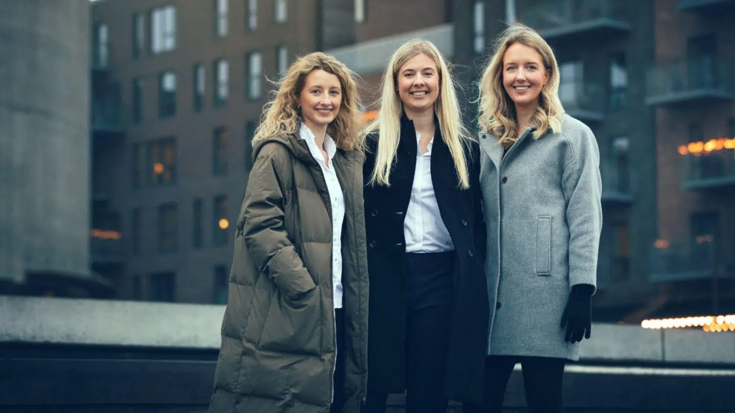 Her ses stifterne af Female Invest Emma Bitz (tv), Anna-Sophie Hartvigsen og Camilla Falkenberg (th).