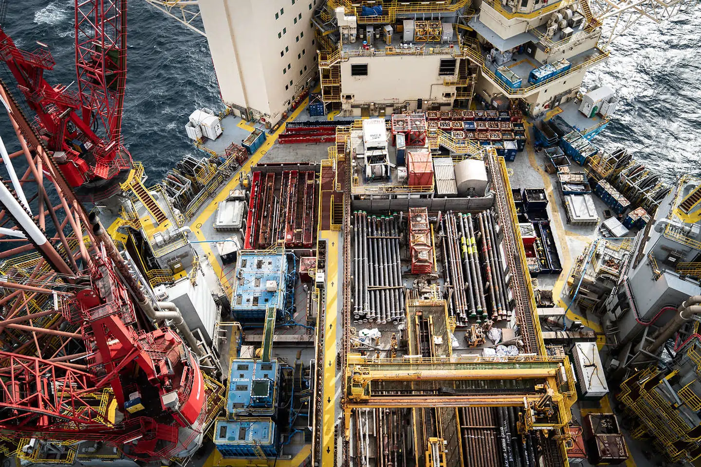 Jack-up rig'en Mærsk Invincible set fra boretårnet i midten af Nordsøen onsdag 9. oktober 2019.