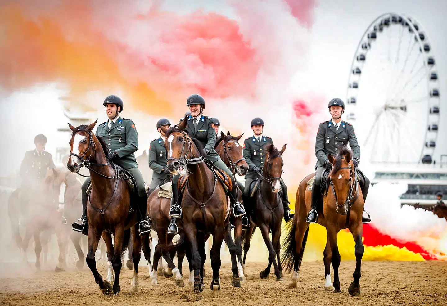 kavalleriet er her, og du kan høre trompeterne, lyder det fra den danske finansmand Lars Tvede med henvisning til, at flere medicinalselskaber forventes at have et bud på en effektiv vaccine mod Covid--19 inden længe.