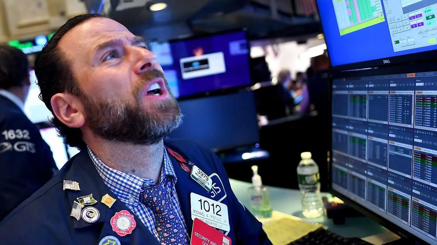 Her ses en børshandler hos New York Stock Exchange (arkivfoto).