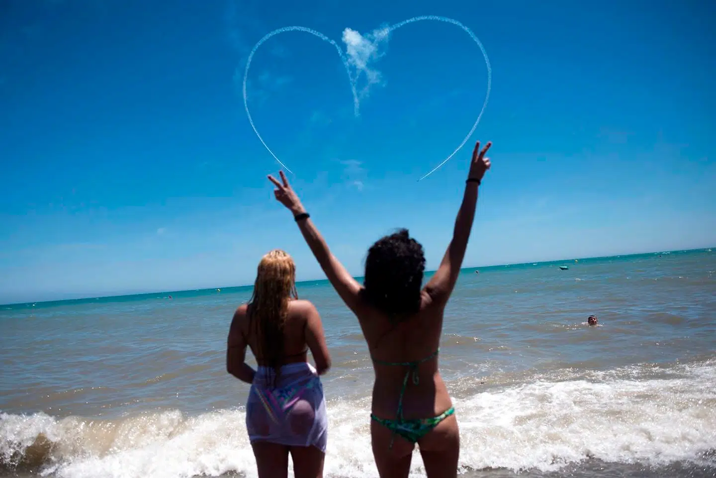 Den gamle verden, som vi kender den, er ikke forsvundet. Vi vil stadig flyve i fremtiden, lyder budskabet