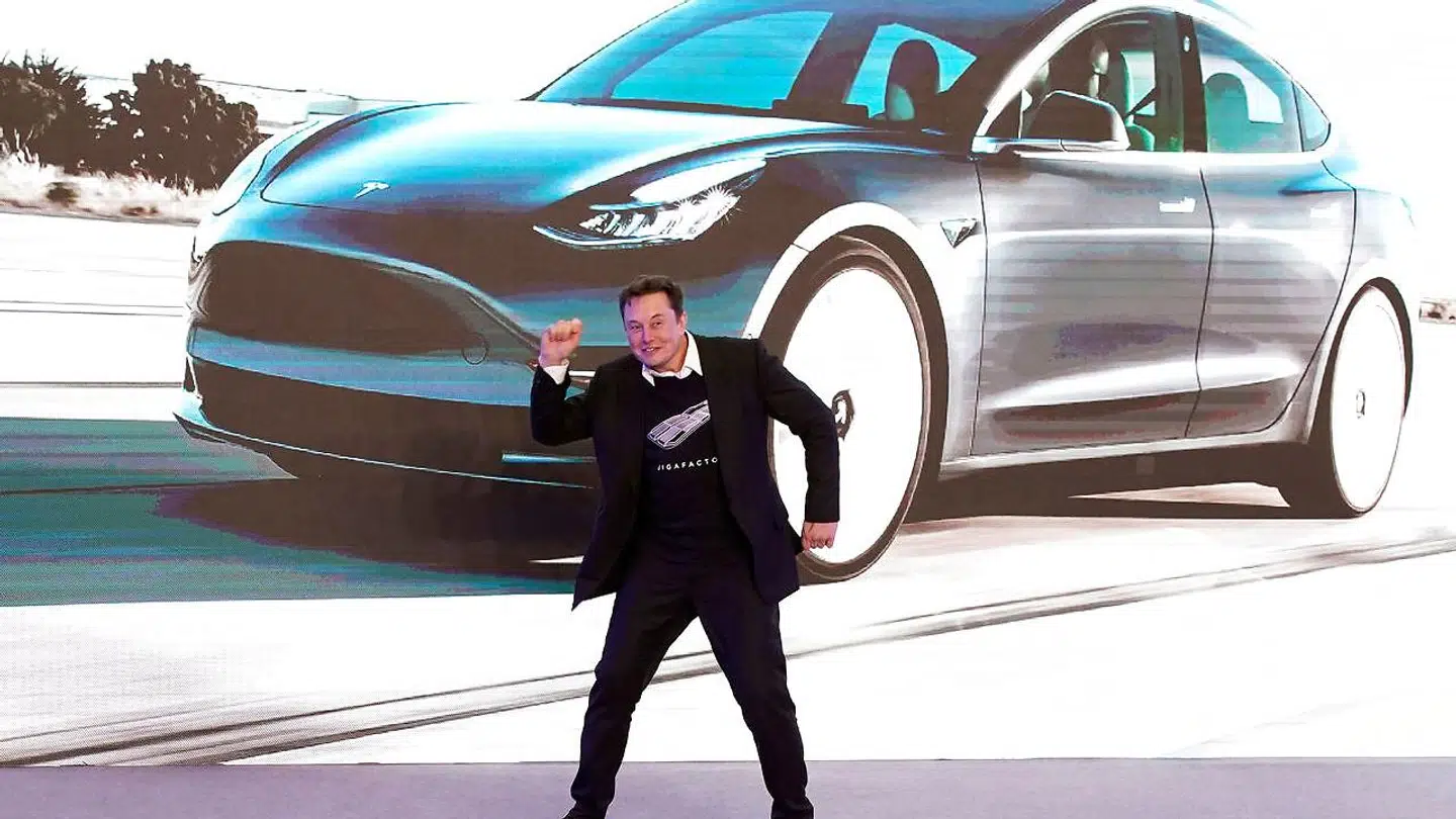 Her ses Teslas topchef, Elon Musk, da han brød ud i dans under et arrangement for Teslas 'Model 3' i Shanghai i Kina 7. januar 2020.