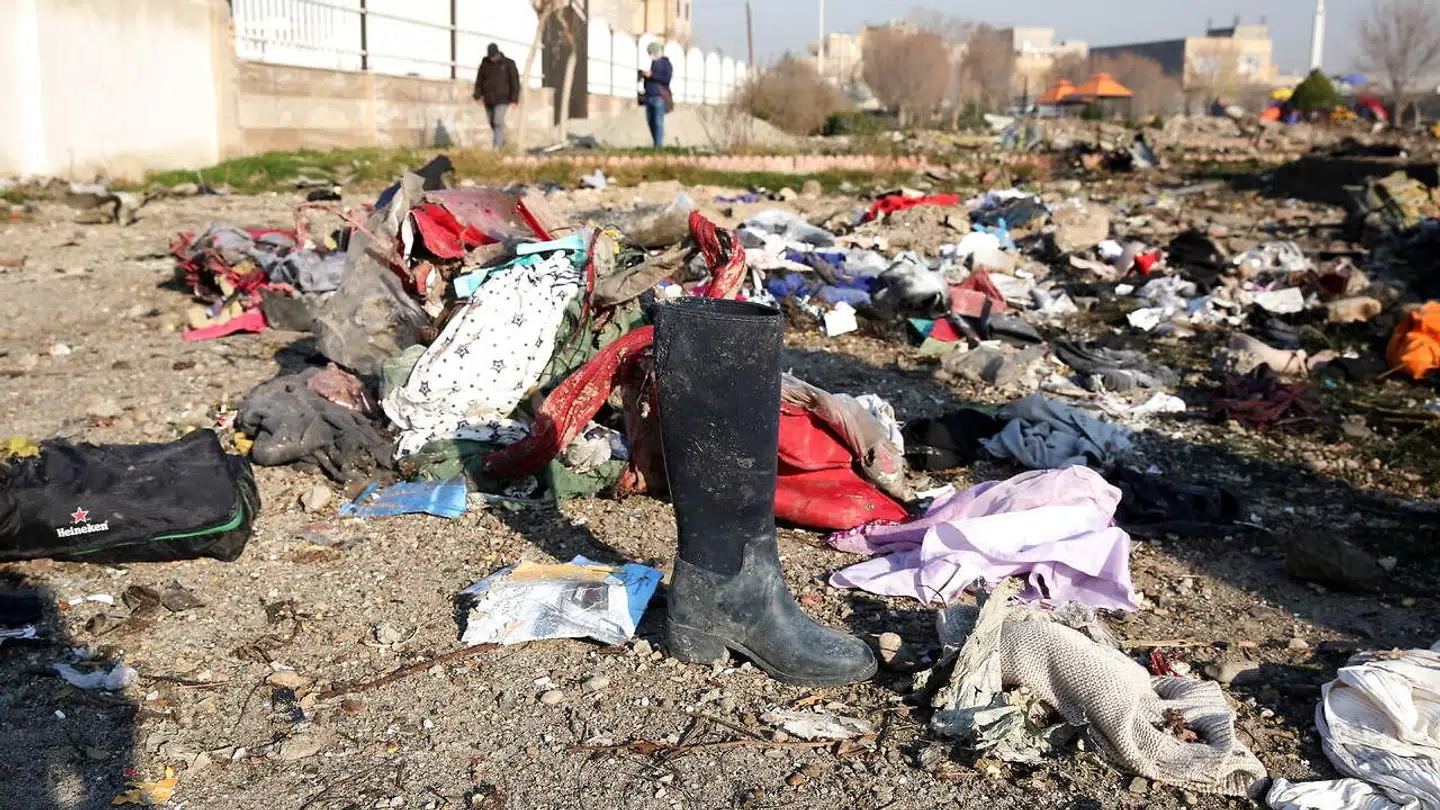 Her ses en række ejendele fra passagererne om bord på flyet