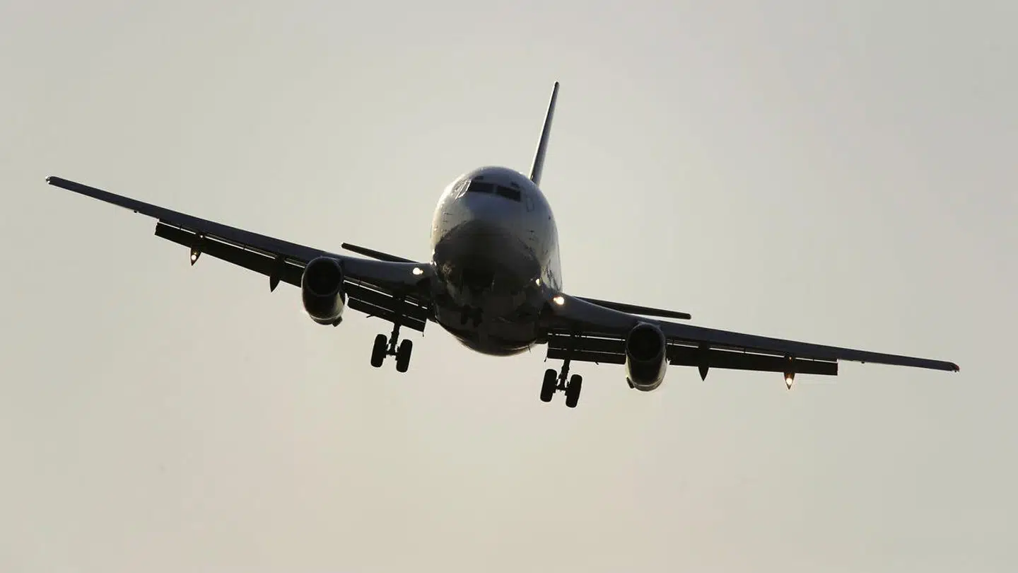 Her ses et Boeing-fly af typen 737.